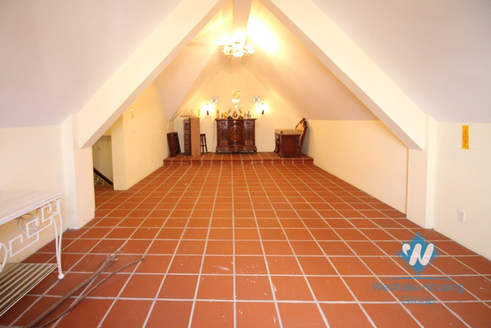 A nice house for rent with lake view in Tay Ho